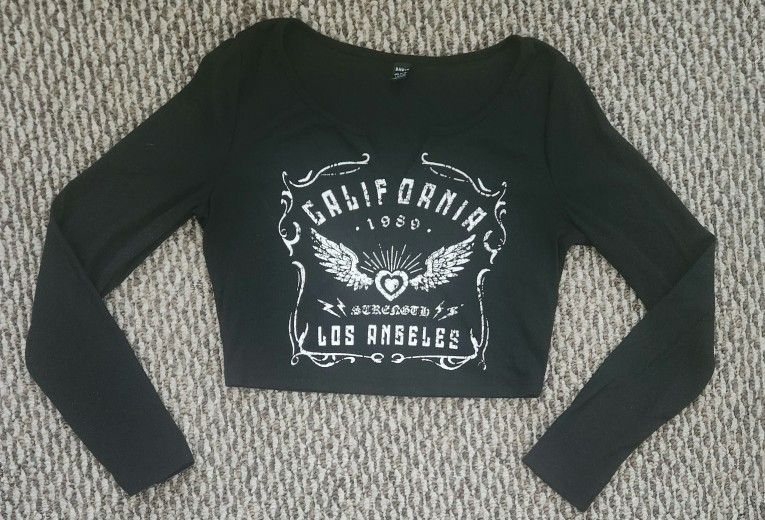 Black Graphic Cropped Top