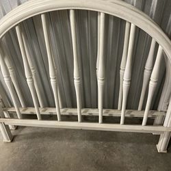 White Vintage Antique Iron Metal Twin Bed Frame