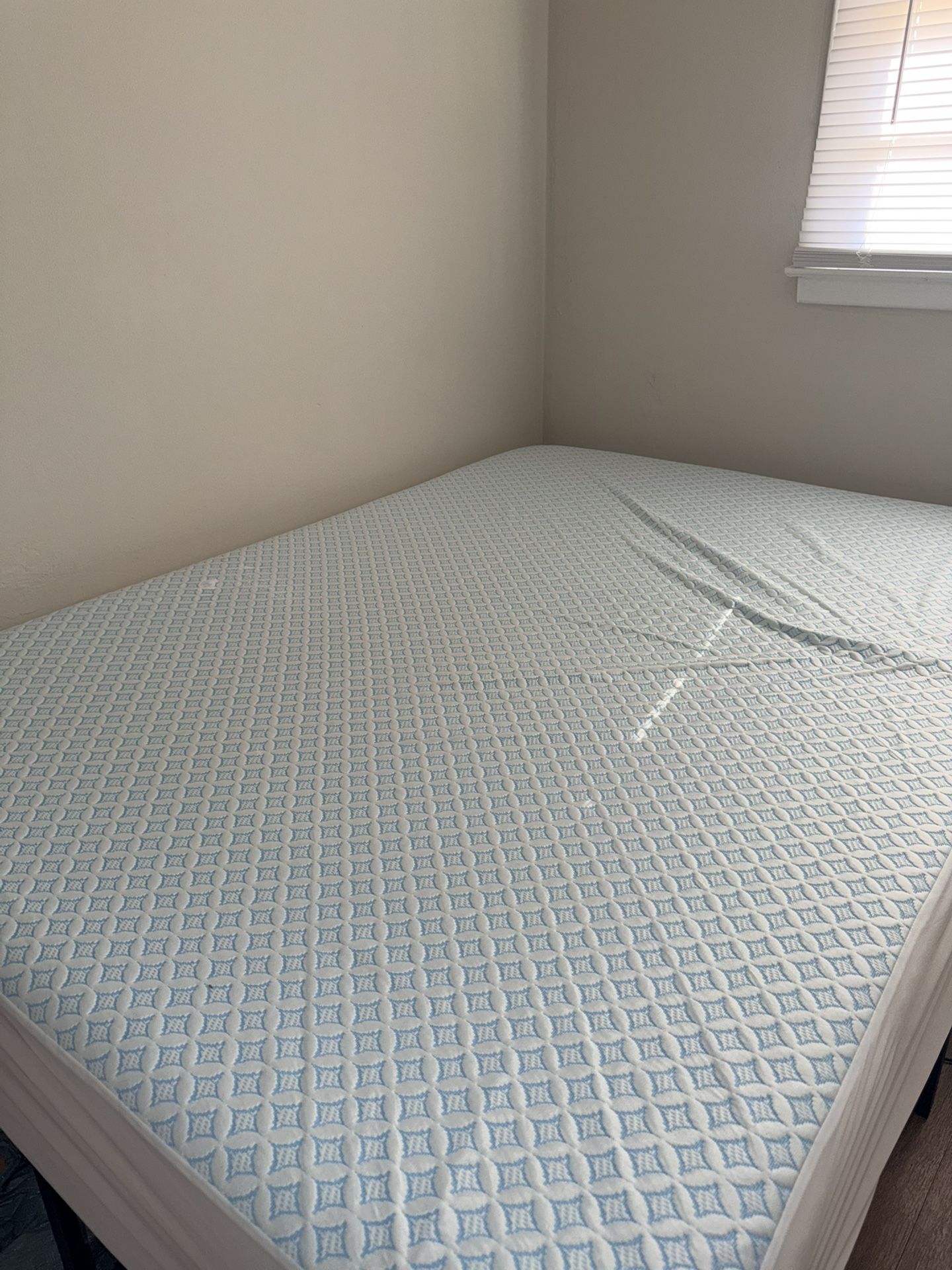 8 Inch FULL MEMORY FOAM Mattress