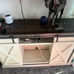 TV Stand / Furniture 