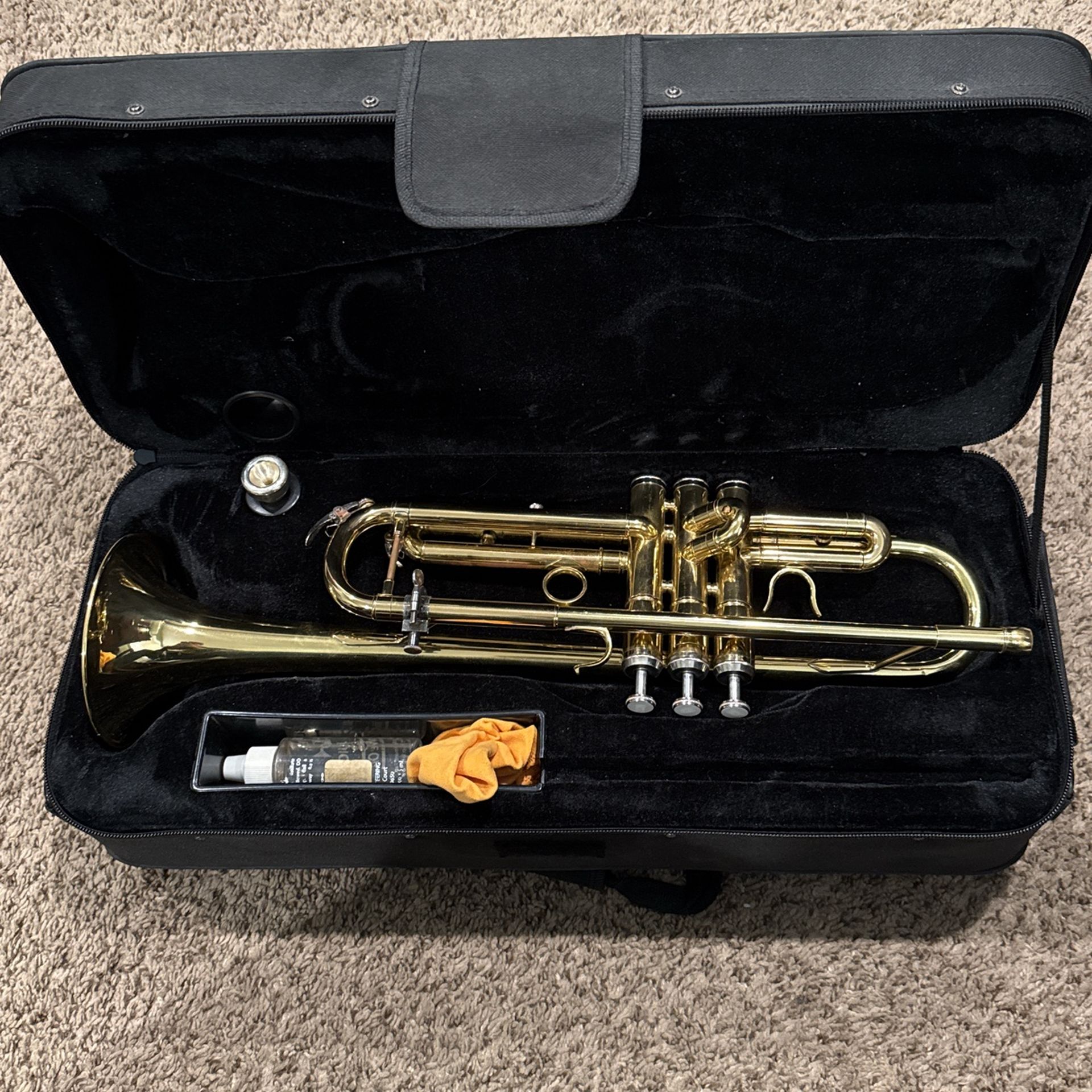 Trumpet with Case and Mute