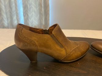 Size 7.5 BORN shoes