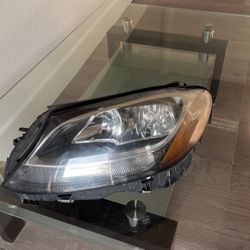Mercedes C Class Left Headlight 