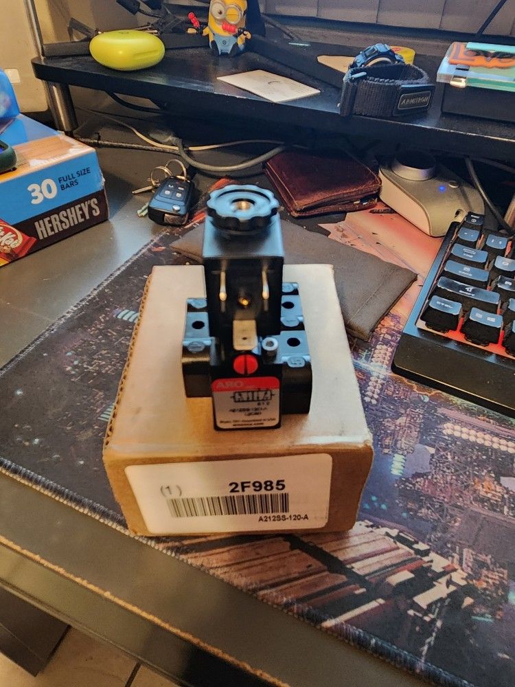 Solenoid Air Control Valve 120V AC Solenoid/Spring 1/4 in Pipe Size 50 to 150 psi