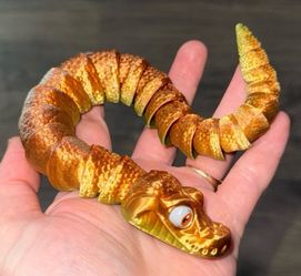 3D Printed posable snake toy