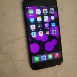 Apple iPhone 7 plus 32 GB UNLOCKED. COLOR BLACK. WORK VERY WELL GOOD CONDITION. 