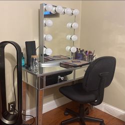 Vanity Table & Hollywood Mirror