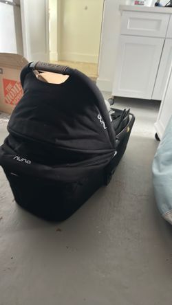 Nuna bassinet