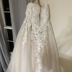 New Ivory Champagne Wedding Dress- Size 22W