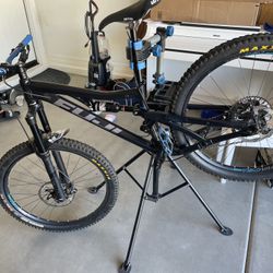Fuji full suspension mountain bike