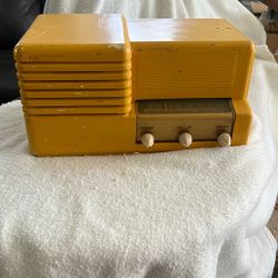 Vintage Collectible Brewster Radio 