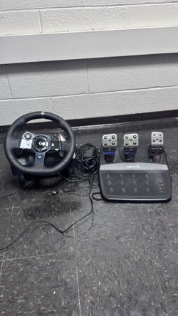 Logitech G920 Racing Wheel + Pedals — Like New (Barley Used) — Xbox / PC Compatible