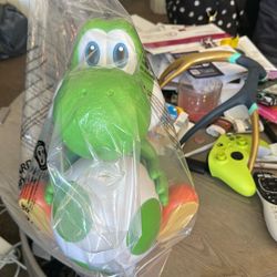 Yoshi Popcorn Bucket 