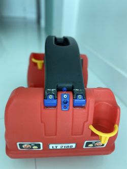 Little tikes red car