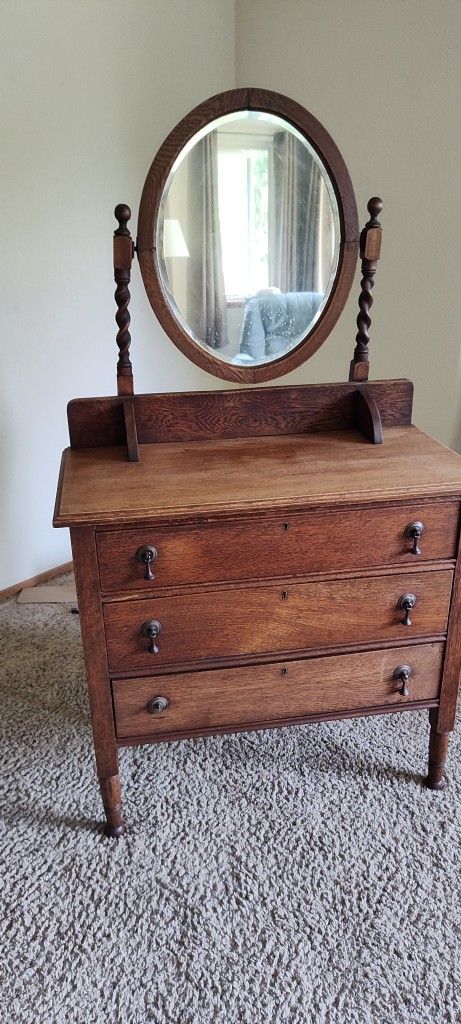 3 Drawer Dresser With Mirror