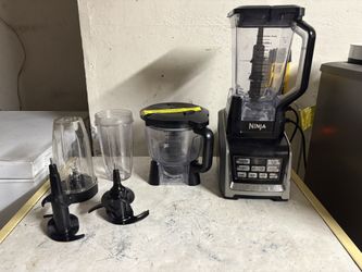 Ninja Blinder Dual With Auto Iq 