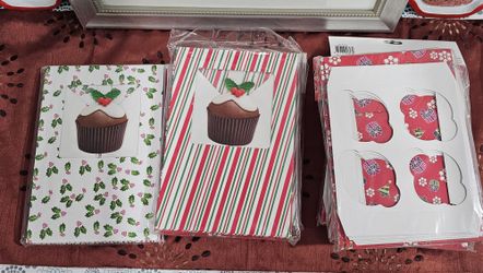 6 pack, new holiday cookies or cupcake gift box and holder. 