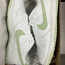 Men’s Nike Dunk Low 