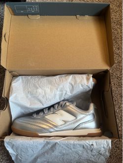 New Balance RC42 Shoes Silver Size 8M/9.5W