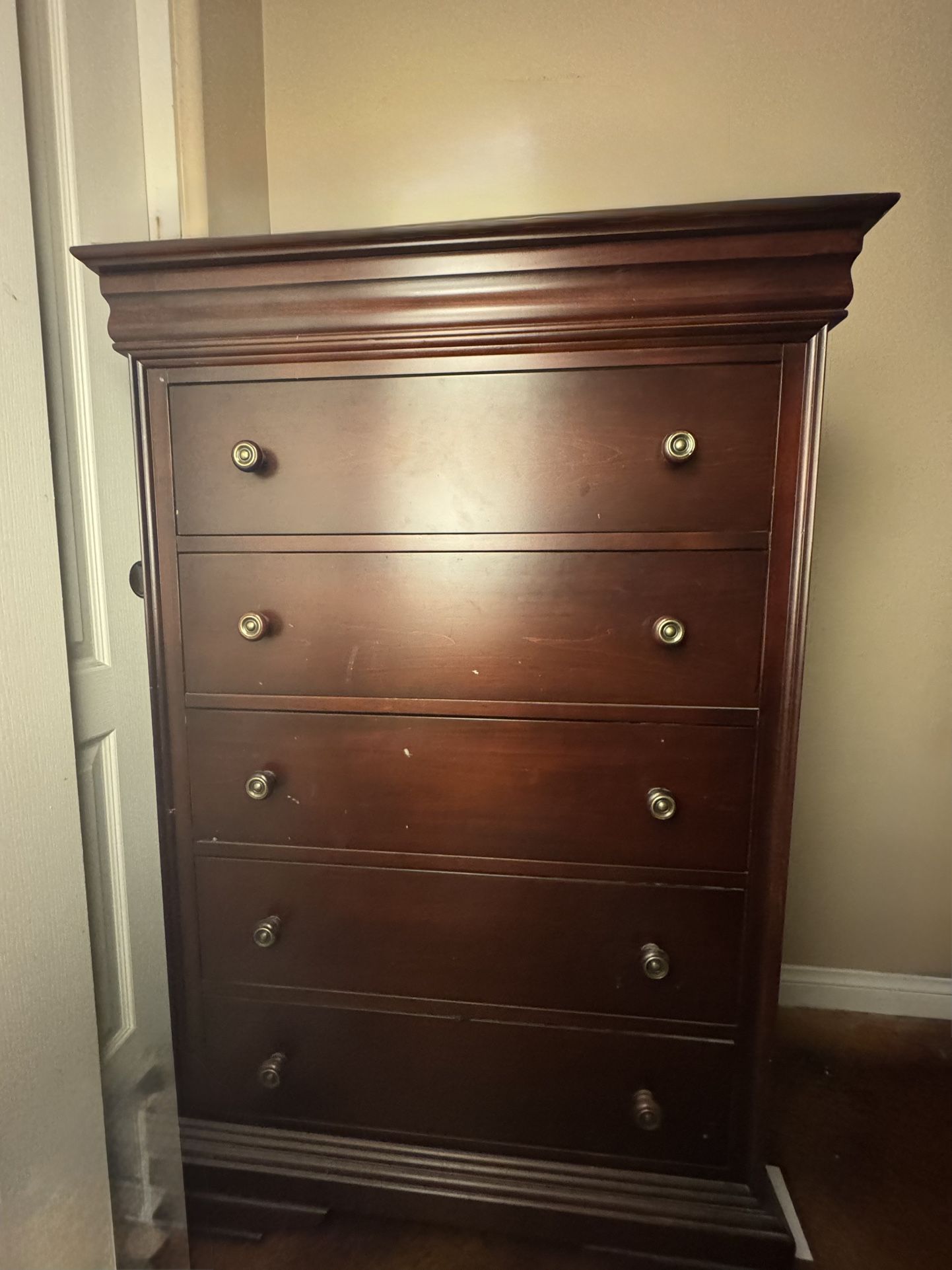 Dresser 