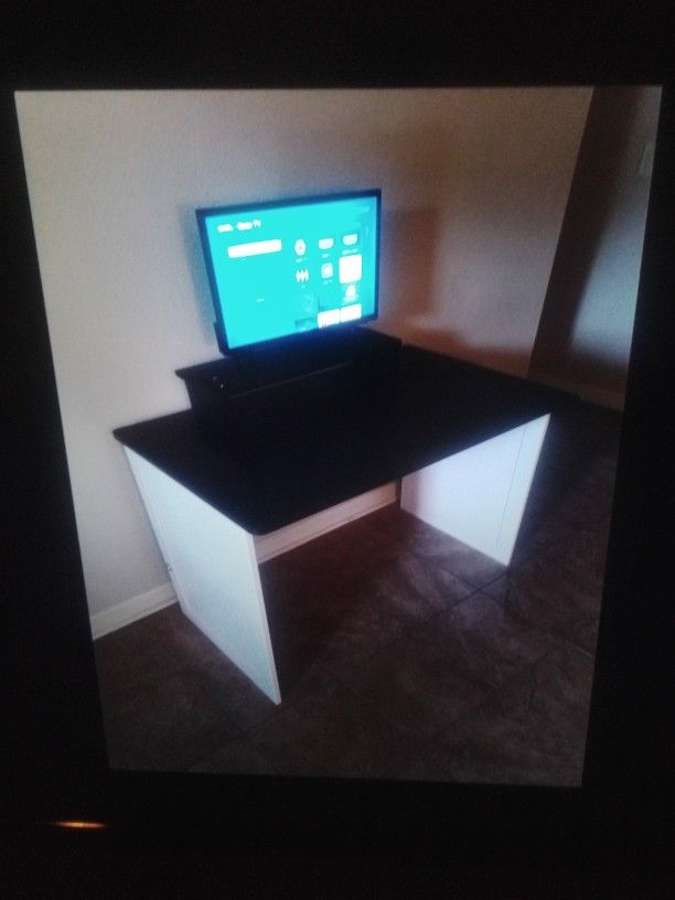 New Desk Custom Wide With Monitor Stand & 24" Smart TV/Monitor All Black