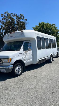 2001 shuttle bus with the E450 Ford