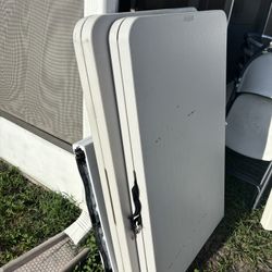 8 Ft Plastic Folding Tables 