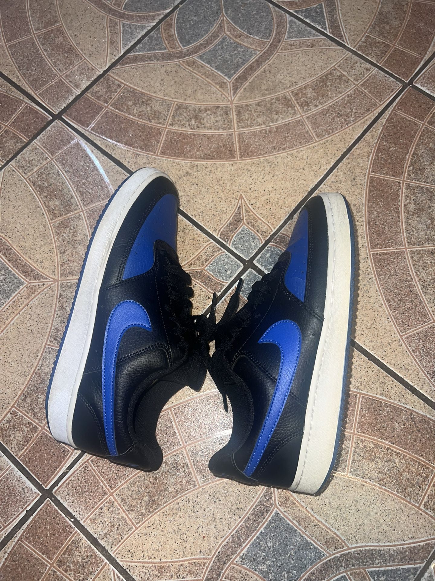 Nikes 