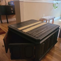 Beautiful Large coffee  table With Storage