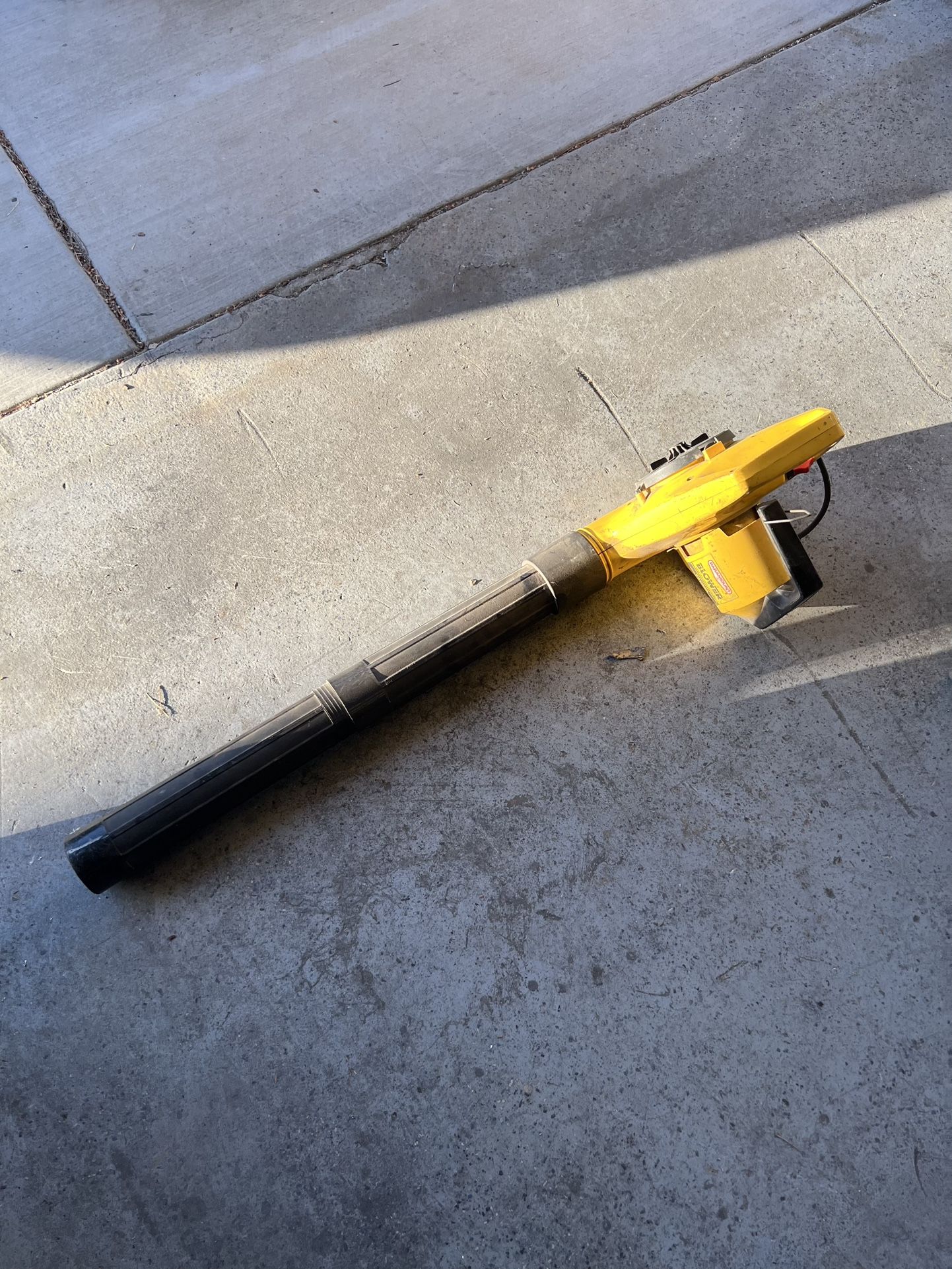 Leaf Blower