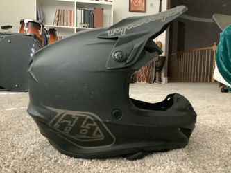 Troy Lee Designs Full Face Helmet With Bag   (Can Negotiate)