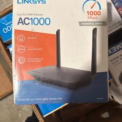 Linksys Dual Band WiFi Router 
