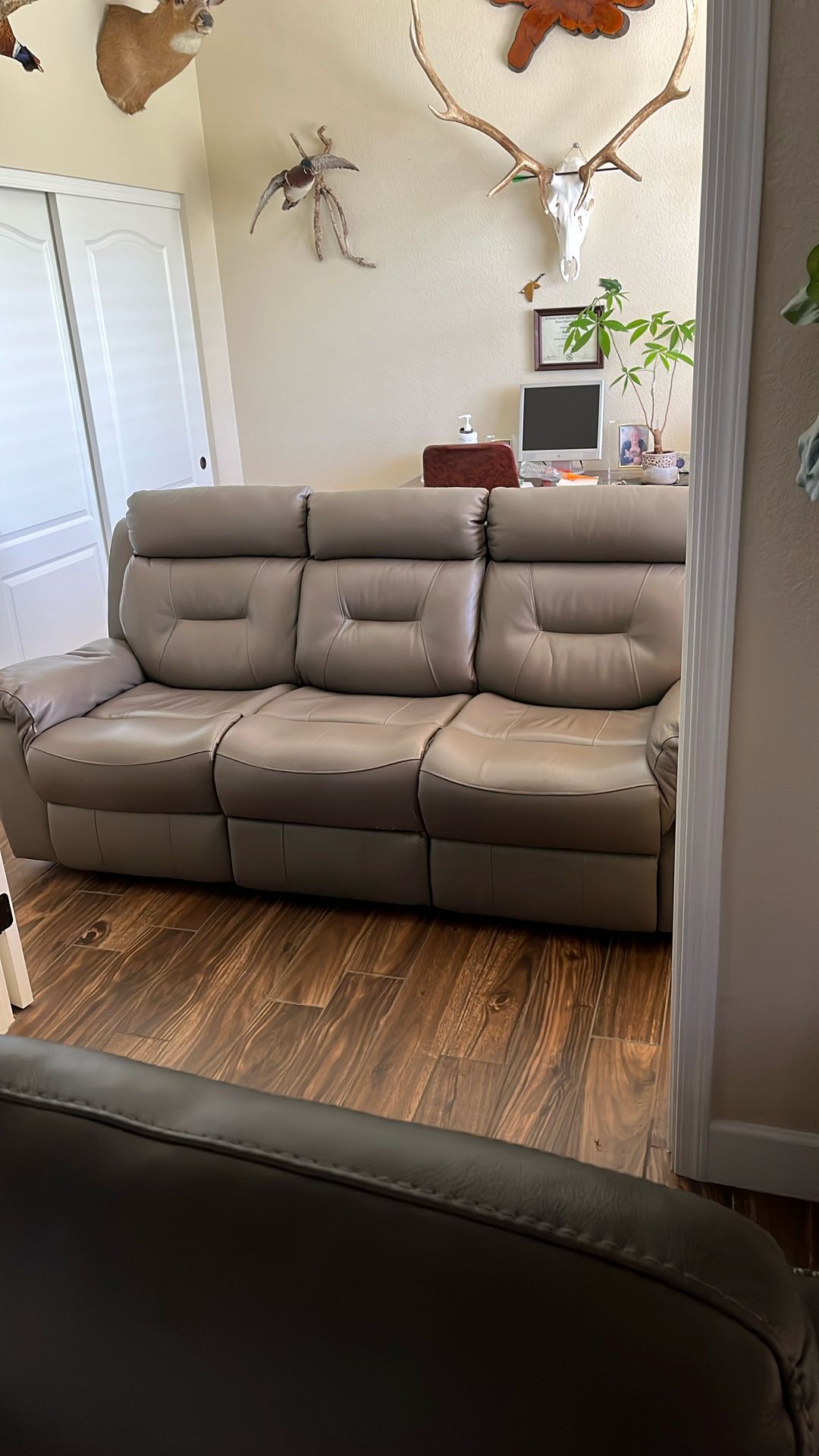 Recliner couch
