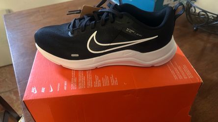 Nike 8M 9.5 W