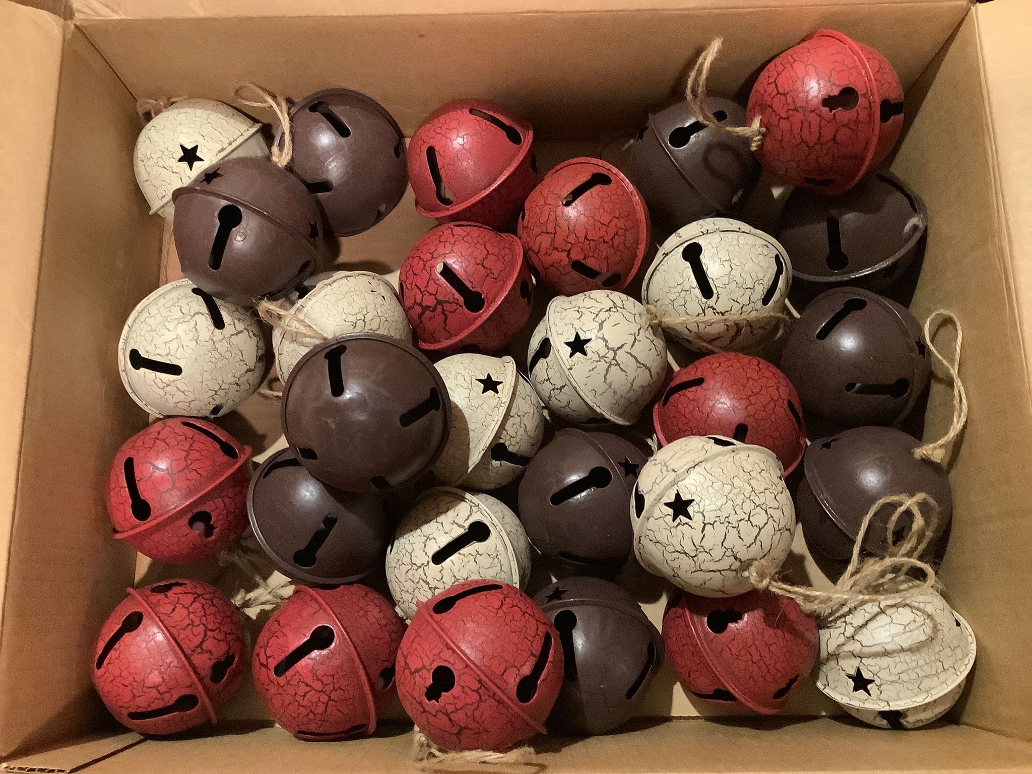 Jingle Bells (29) and Garland (76 feet)