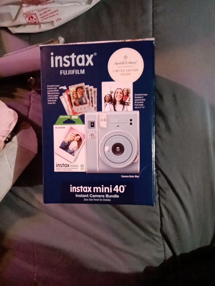 Instamax Fugi Film Instant Camera Bundle