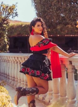 Vestidos Mexicanos Bordados ✨ Mexican Dresses & Blouses, Women & Girls ✨ ✨ Prices Vary - Precios Variados