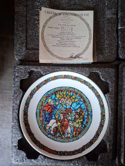D'Arceau-Limoges Noel Vitrail Plates