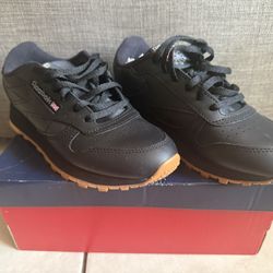 Reebok Shoes Size 3.5 