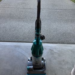 Dyson Vacuum 