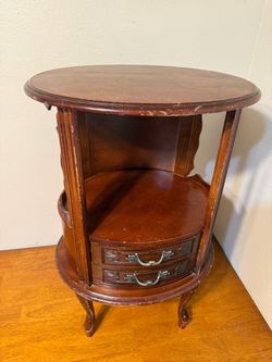 Vintage Oval Wood Accent Table with 2 Drawers & Shelf – Made in Taiwan