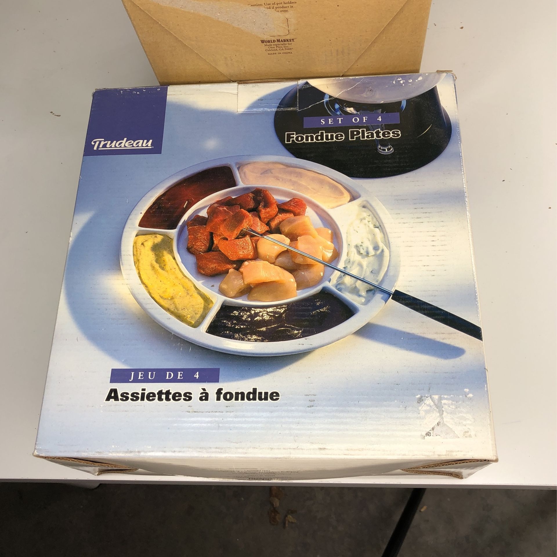 WORLD MARKET 10PC FONDUE SET AND SET OF 4 FONDUE PLATES for Sale in