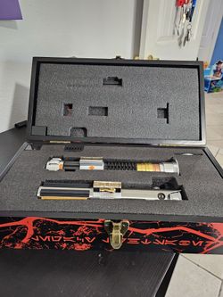 Disney Parks Anakin Skywalker and Obi-Wan Kenobi LE Battle Of The Heroes