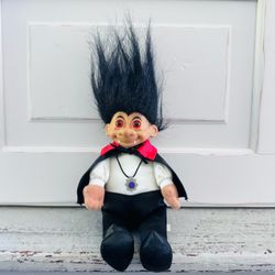 Vintage 1990s Halloween Count Dracula vampire plush Troll doll by Russ Berrie, 7” tall stuffie .