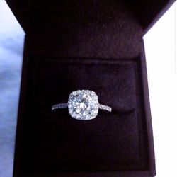 🎁CHRISTMAS RING☃️Brilliant Halo Sterling Silver Ring Stamped 925