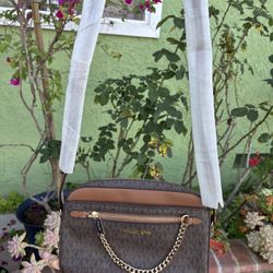 Michael Knows Handbag 