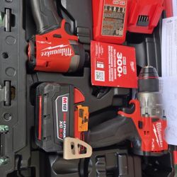 Milwaukee
M18 FUEL 18V Lithium-Ion Brushless Cordless Hammer Drill and Impact Driver Combo Kit (2-Tool) with 2 Batteries