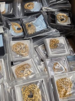 18k Gold Plated Affordable Luxury Style Necklace Chains Wholesale Liquidation  Lot