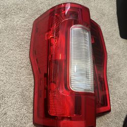 2017-2019 Ford F-250 Super Duty - Passenger Side Tail Light, With bulb(s), Halogen, Clear and Red Lens
