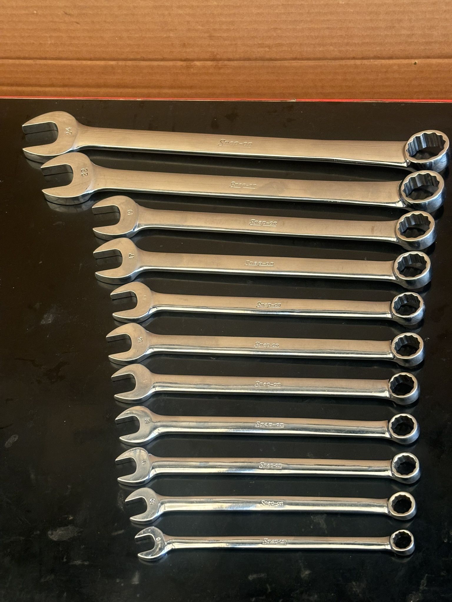 Snap-on Tools 11 Pc 12-Point Metric Flank Drive Combination Wrench Set (9,10,11,12,13,14,15,17,19,22,and 24 mm)